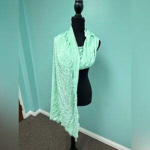 NWT Nordstrom Lightweight mint green fringe scarf